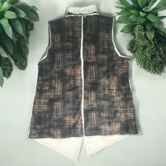LulaRoe Marlow Sherpa Vest Women’s L Brown Black Plaid Fleece Open Front Warm - Picture 3 of 4